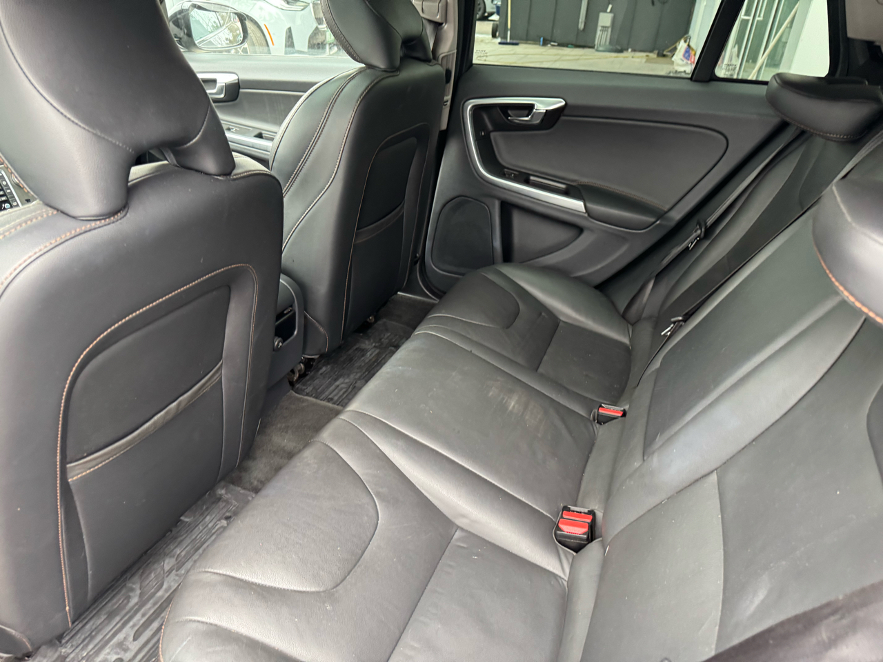 Volvo V60 T5 Cross Country 4D Wagon AWD 2016