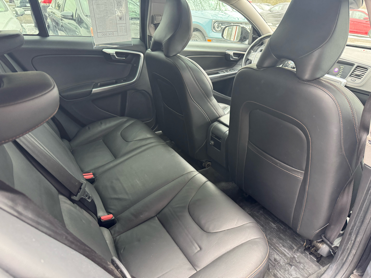 Volvo V60 T5 Cross Country 4D Wagon AWD 2016