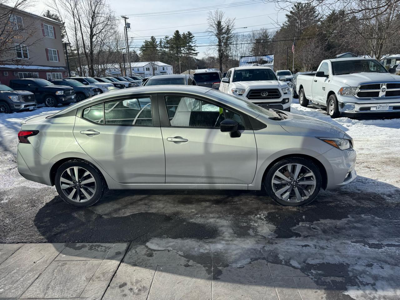 Nissan Versa SR 4D Sedan 2020