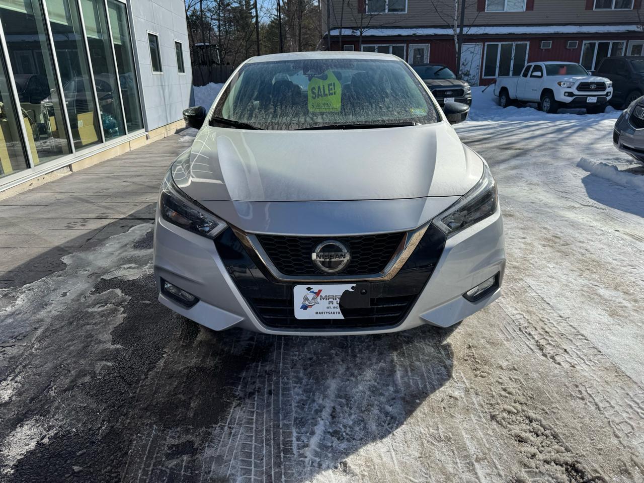 Nissan Versa SR 4D Sedan 2020