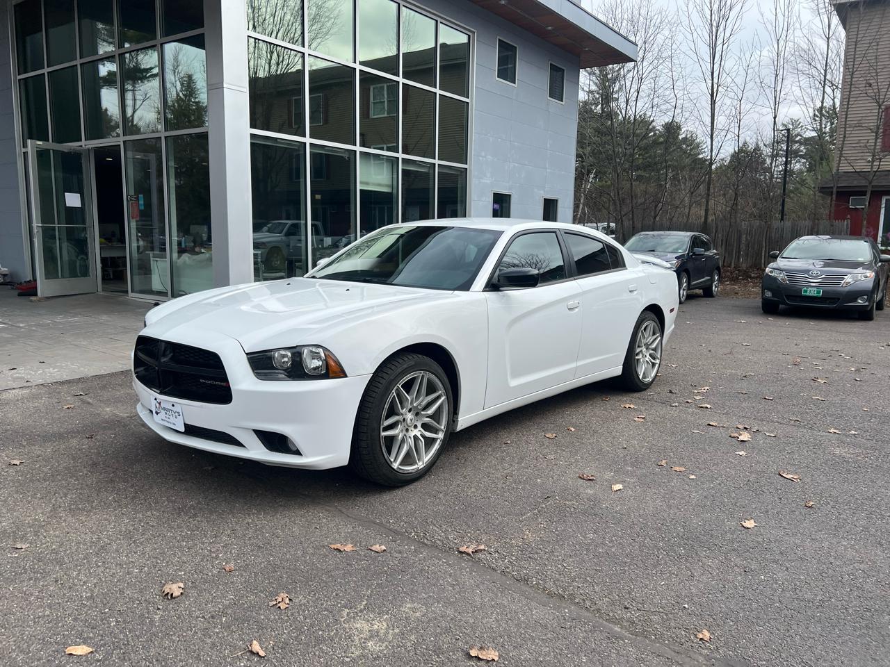 2014 Dodge Charger SXT 4D Sedan