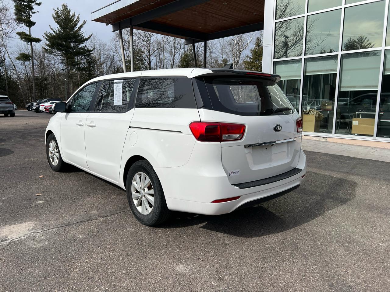 Kia Sedona L 4D Wagon 2016