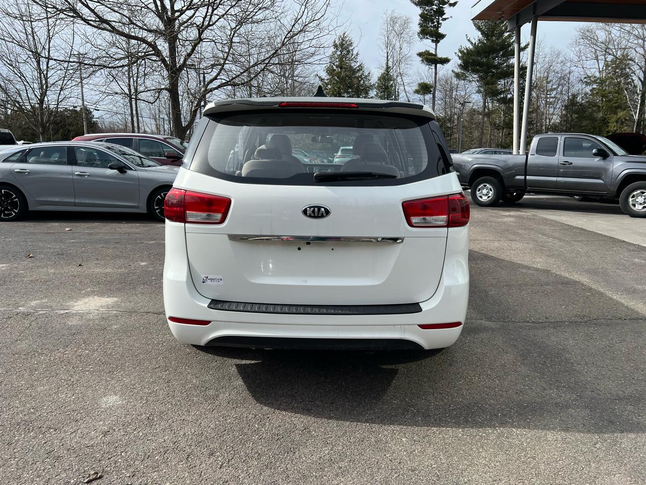 Kia Sedona L 4D Wagon 2016