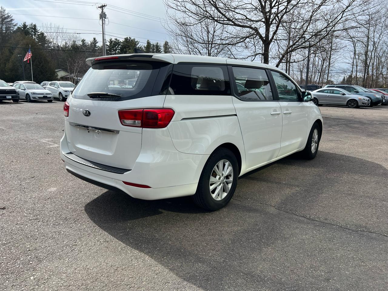 Kia Sedona L 4D Wagon 2016