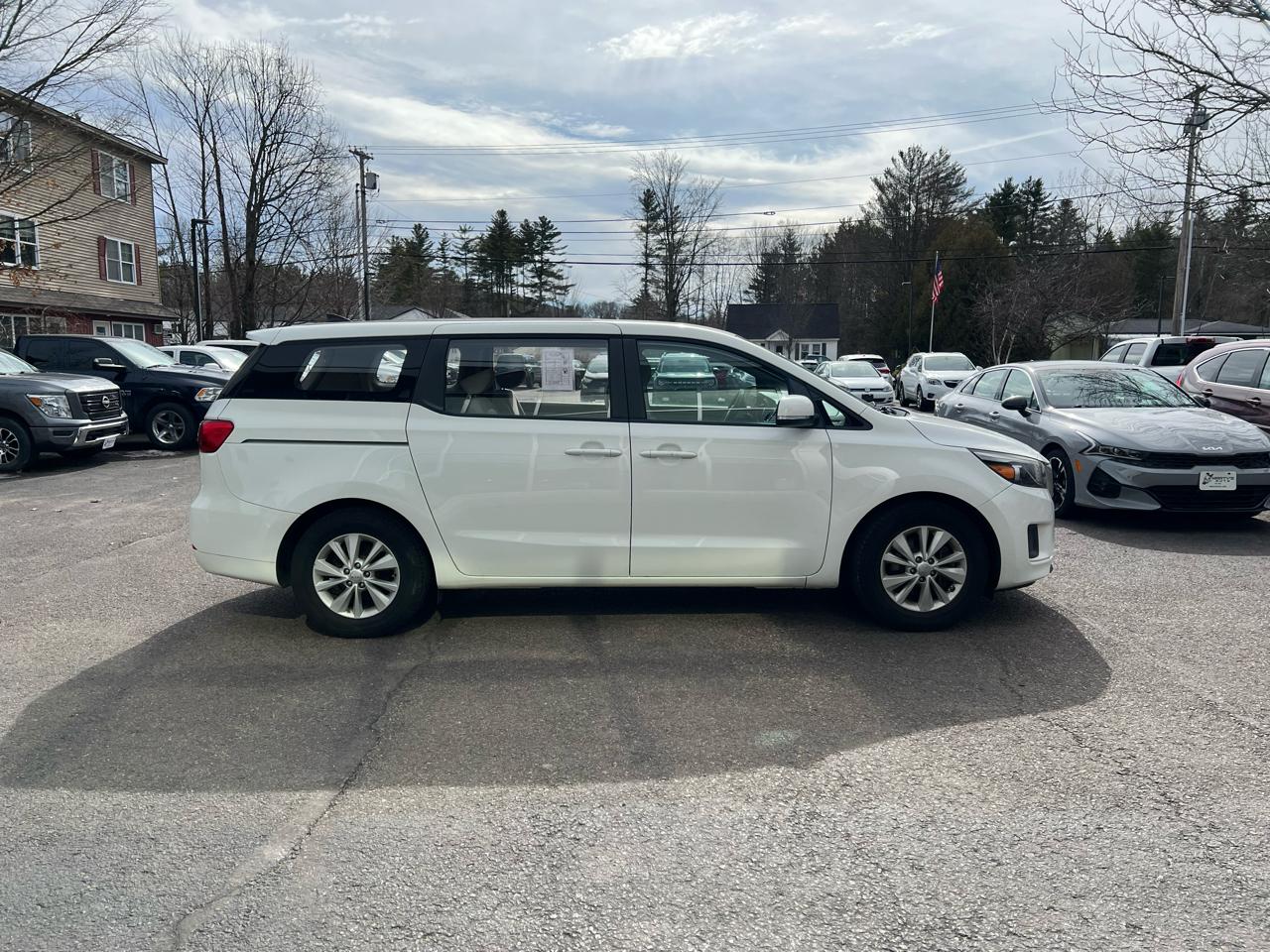 Kia Sedona L 4D Wagon 2016