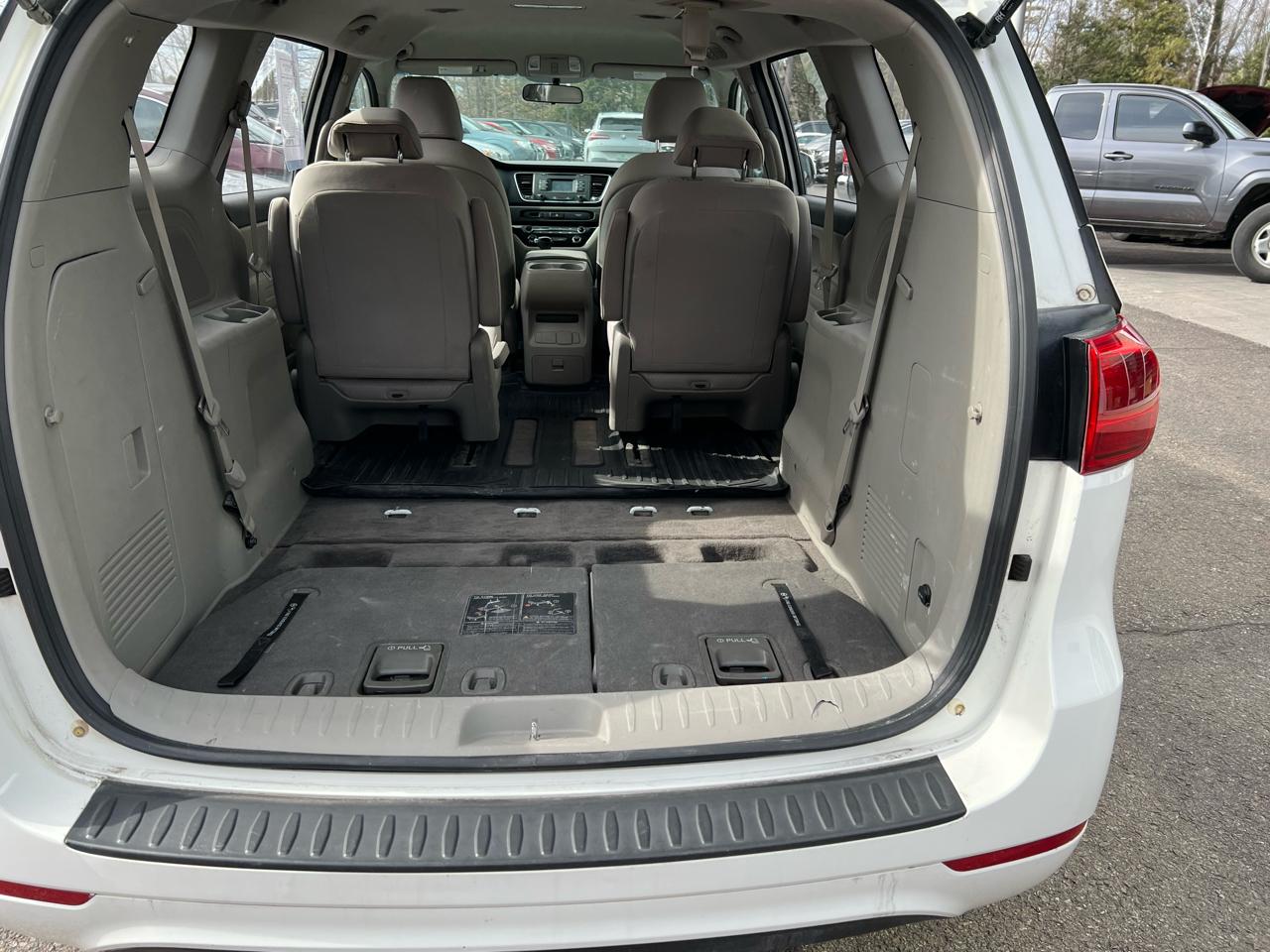 Kia Sedona L 4D Wagon 2016