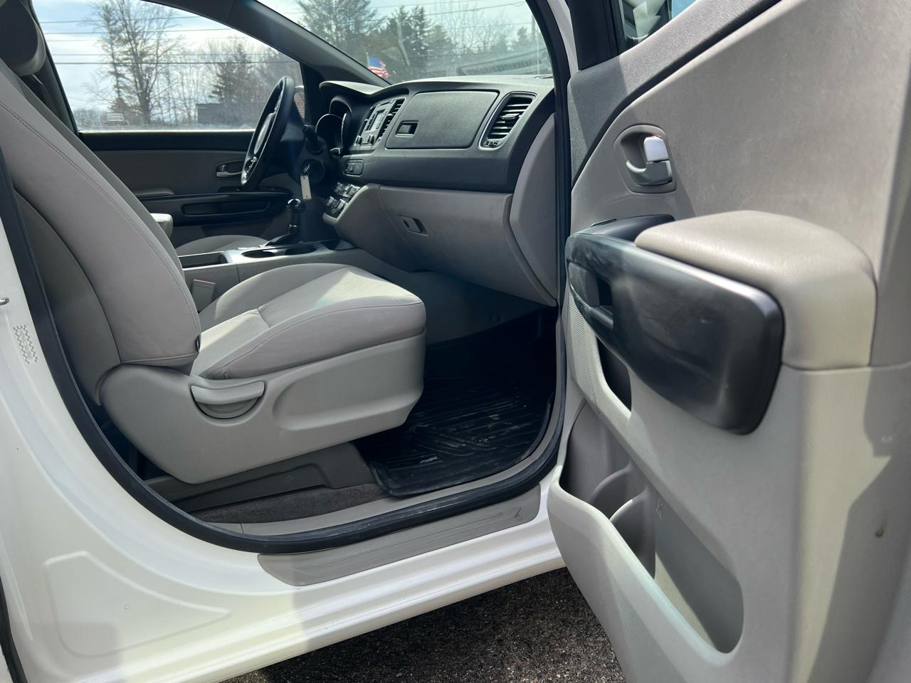 Kia Sedona L 4D Wagon 2016