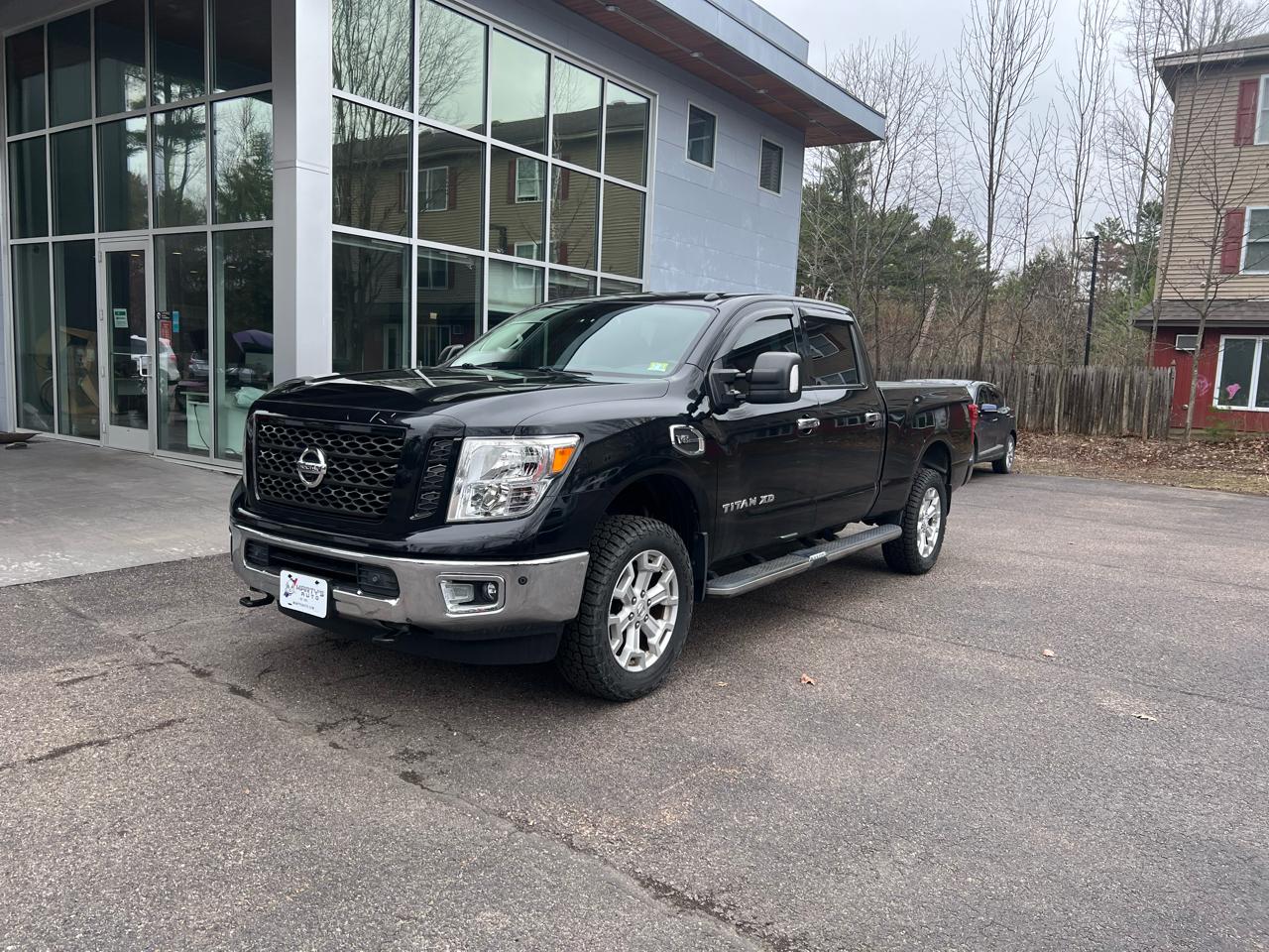 Nissan Titan XD SV Crew Cab 4WD 2019