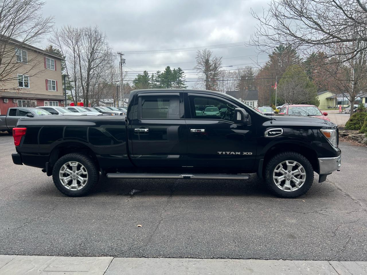 Nissan Titan XD SV Crew Cab 4WD 2019