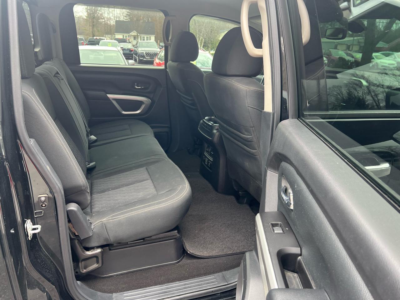 Nissan Titan XD SV Crew Cab 4WD 2019