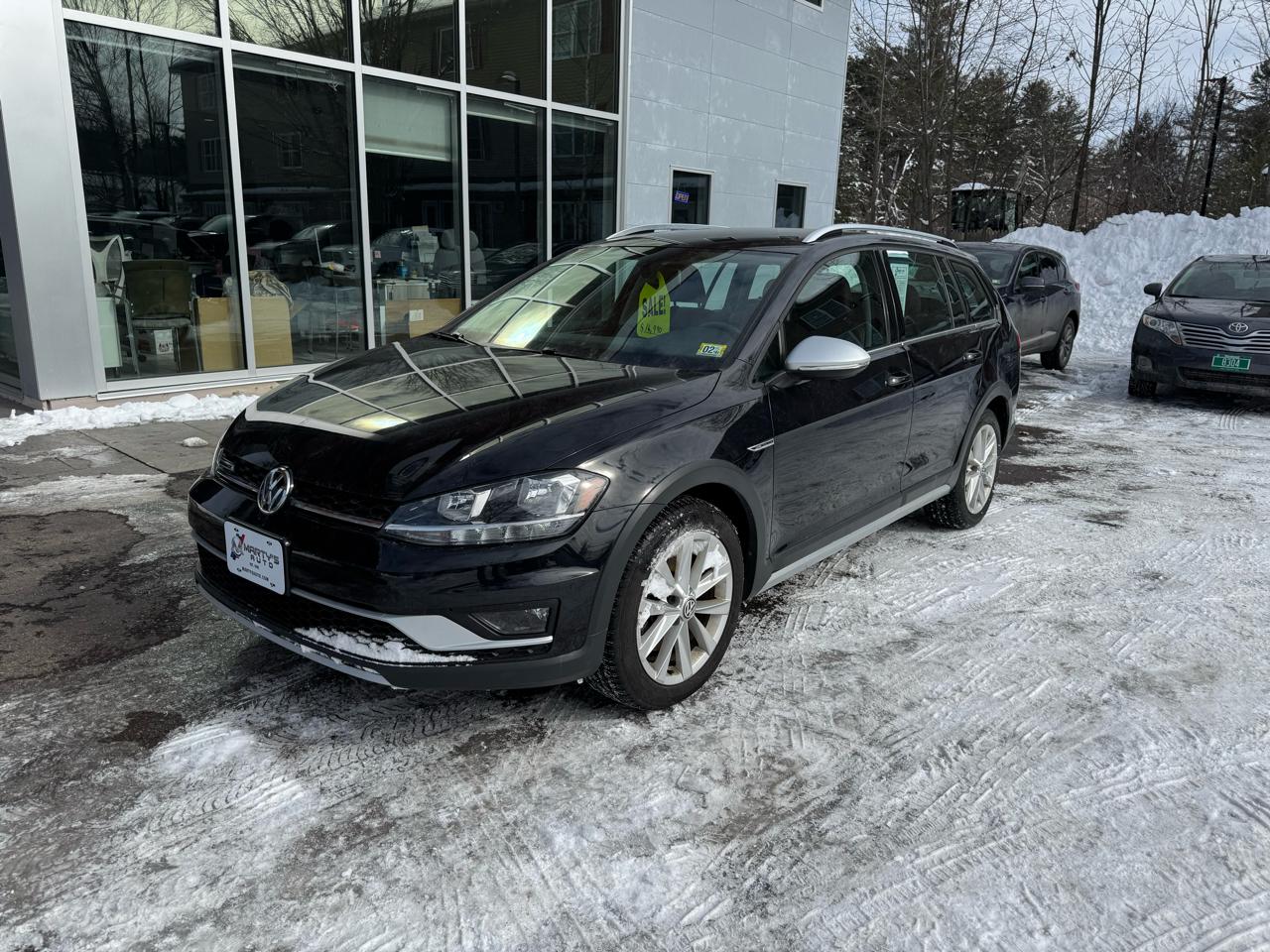 Volkswagen Golf Alltrack S 4D Wagon at 2019