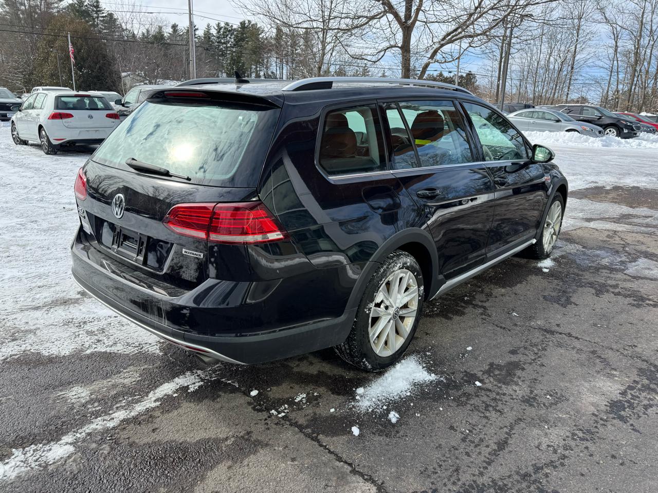 Volkswagen Golf Alltrack S 4D Wagon at 2019