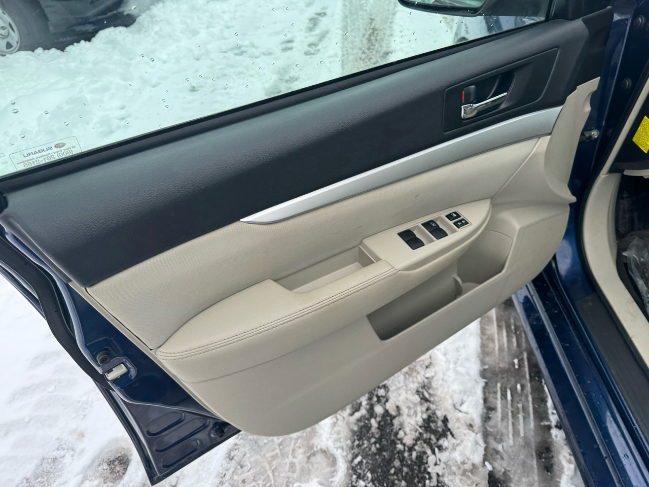 Subaru Legacy Premium 4D Sedan 2011