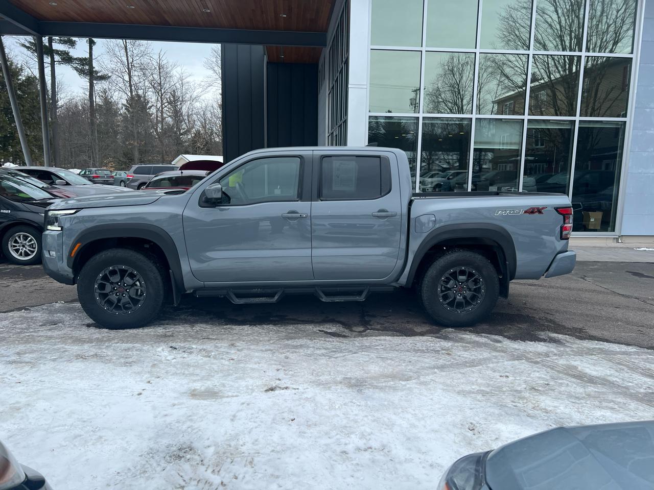 Nissan Frontier PRO-4X Crew Cab 4WD at 2023