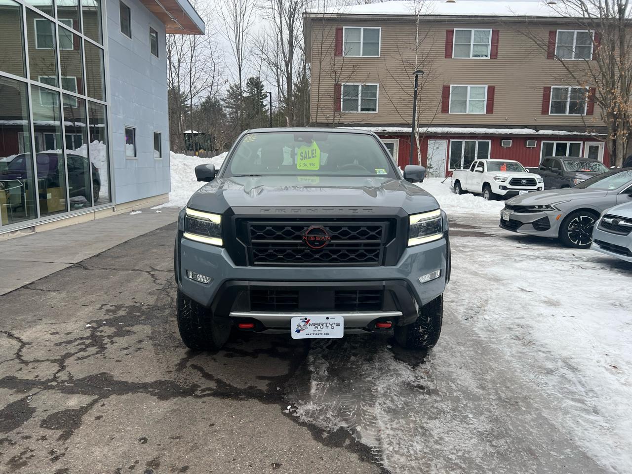 Nissan Frontier PRO-4X Crew Cab 4WD at 2023