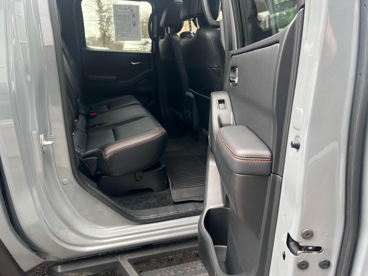 Nissan Frontier PRO-4X Crew Cab 4WD at 2023