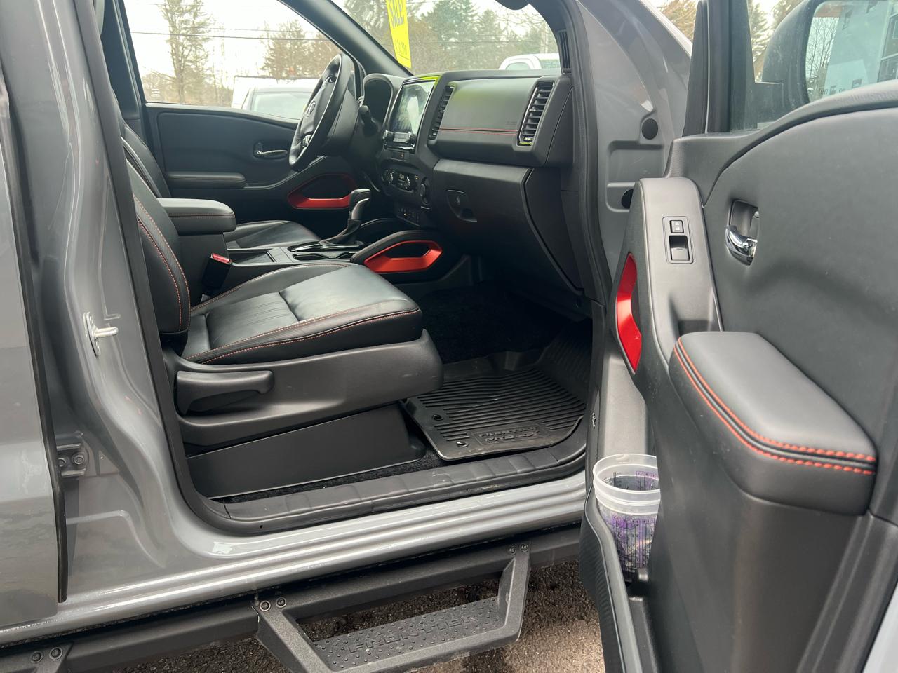 Nissan Frontier PRO-4X Crew Cab 4WD at 2023