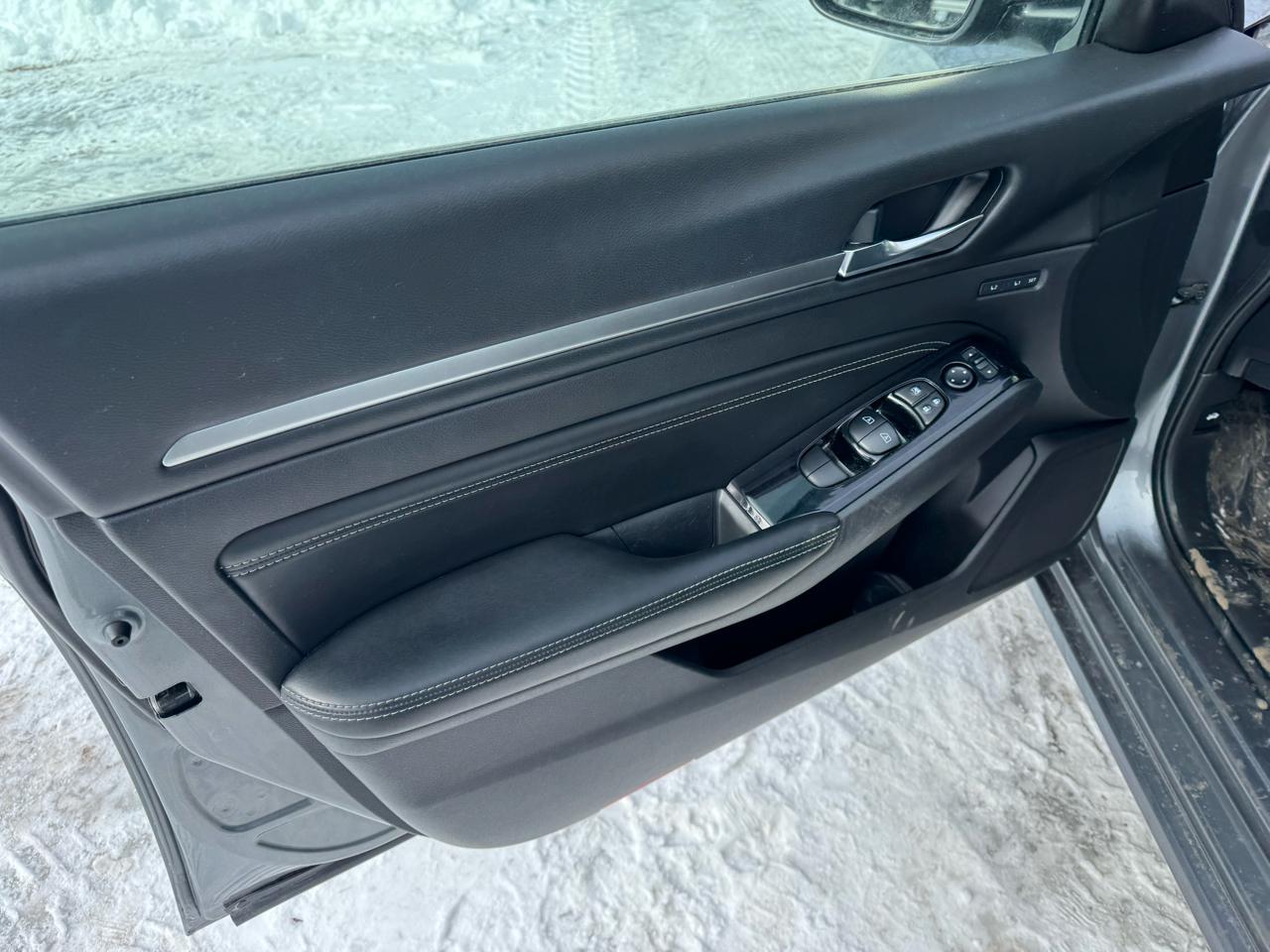 Nissan Altima Platinum 4D Sedan AWD 2.5 2020