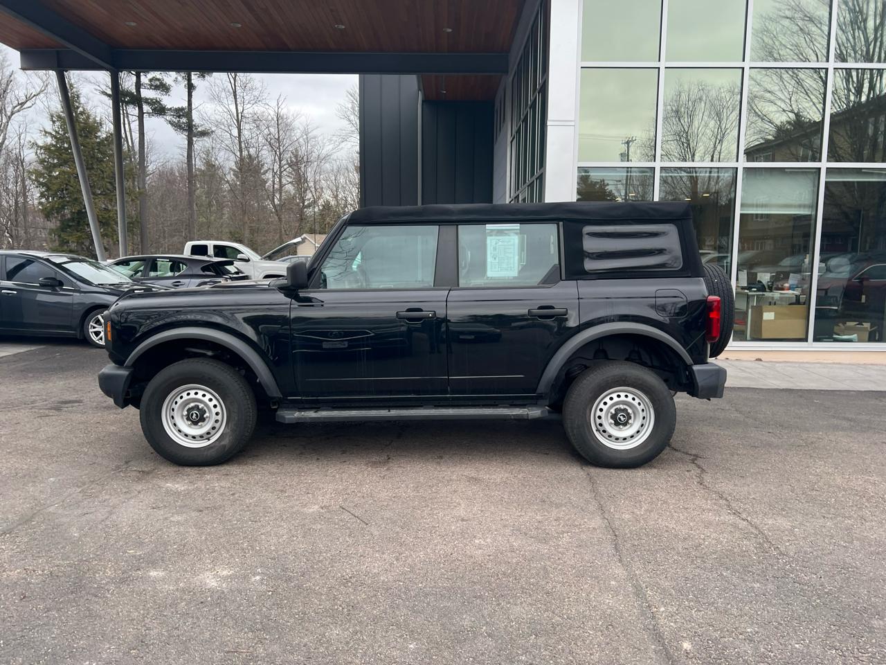 Ford Bronco Base 4D SUV 2022