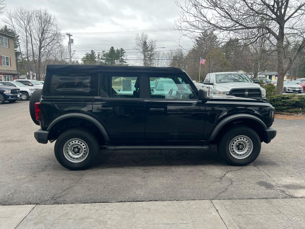Ford Bronco Base 4D SUV 2022