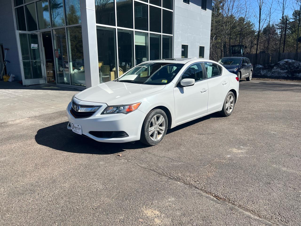 2013 Acura ILX Base 2.0L 4D Sedan