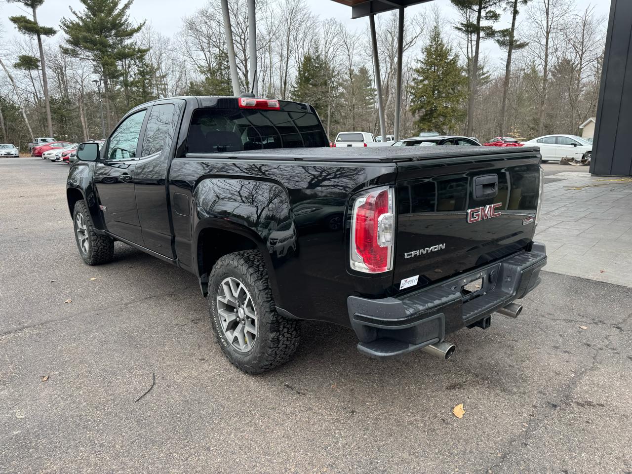 GMC Canyon SLE Ext Cab 4WD 2015