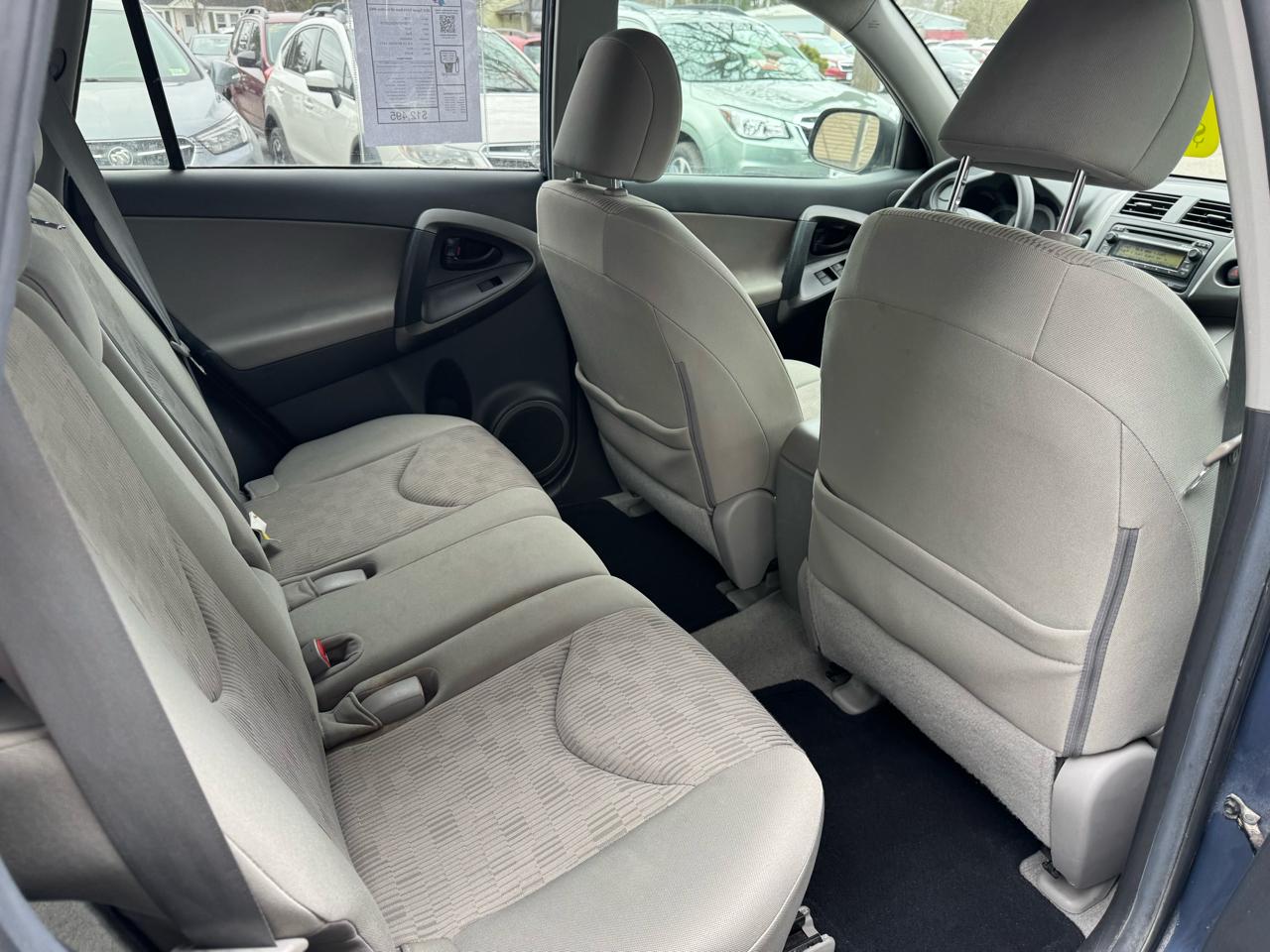 Toyota RAV4 Base 4D Hardtop 4WD 2012