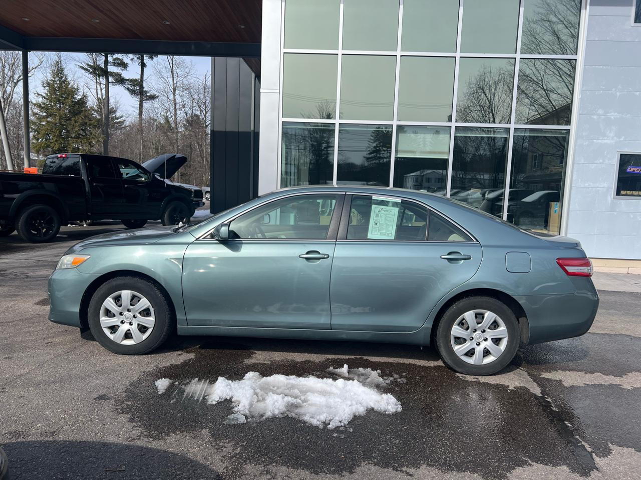 Toyota Camry Base 4D Sedan 2010