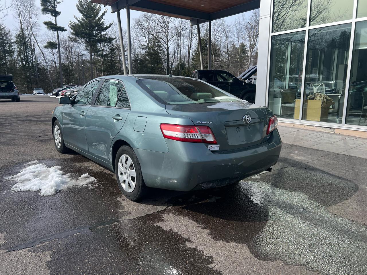Toyota Camry Base 4D Sedan 2010