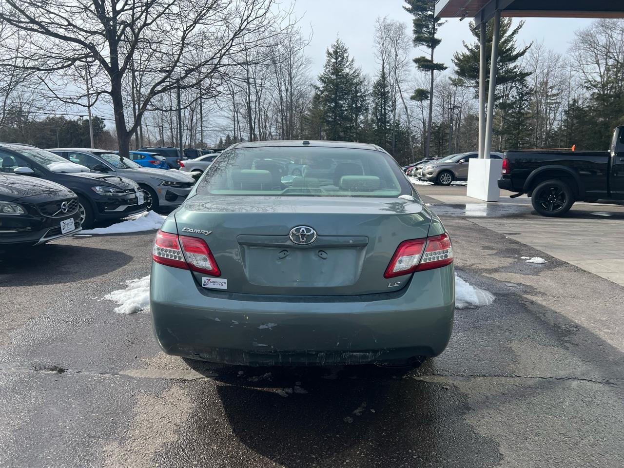Toyota Camry Base 4D Sedan 2010