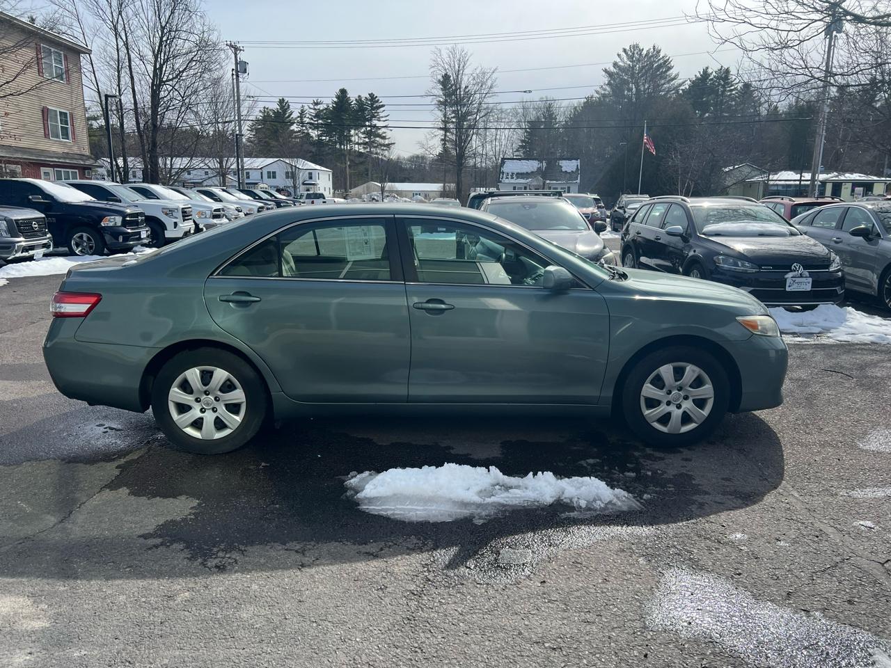 Toyota Camry Base 4D Sedan 2010