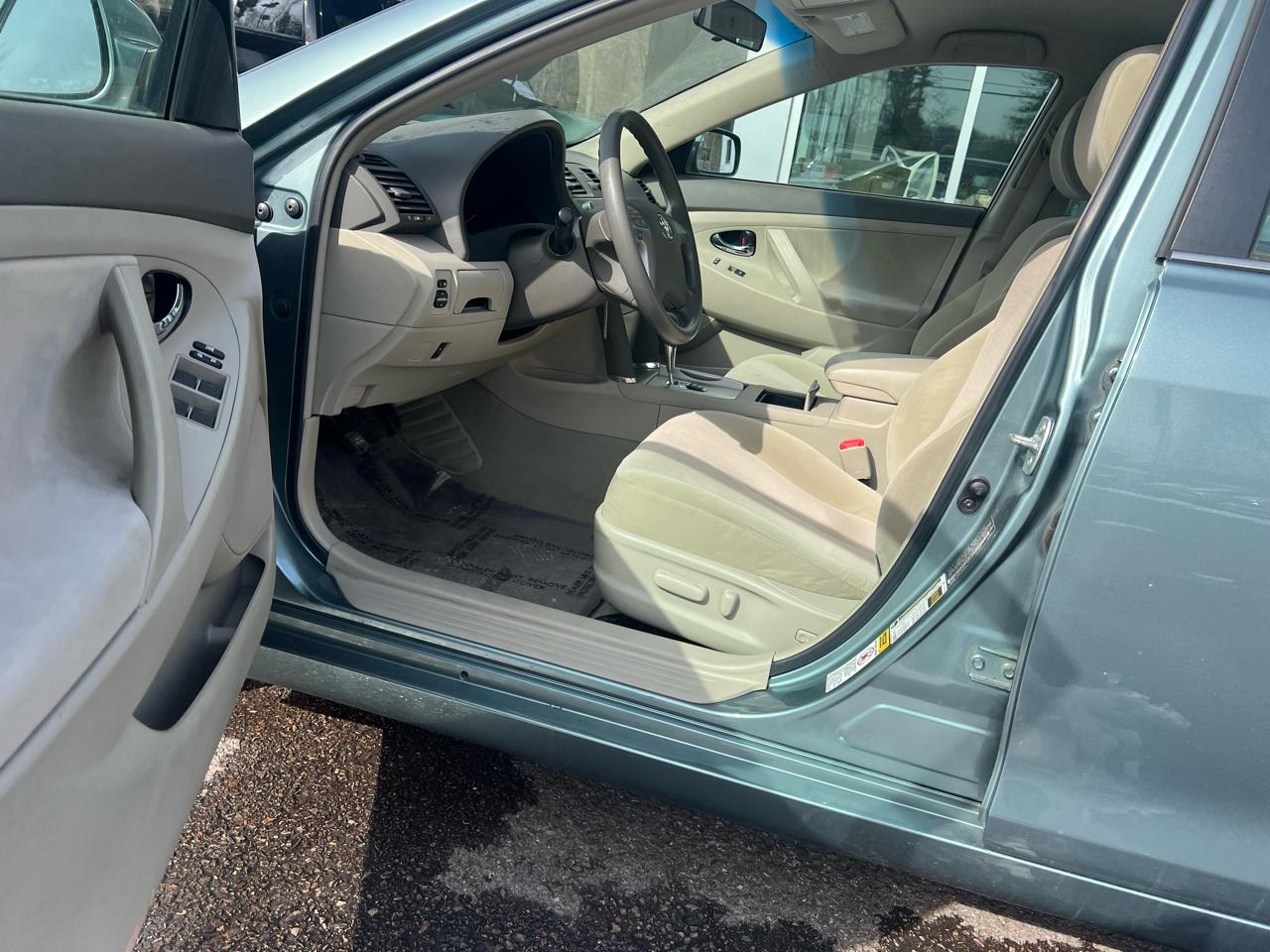 Toyota Camry Base 4D Sedan 2010