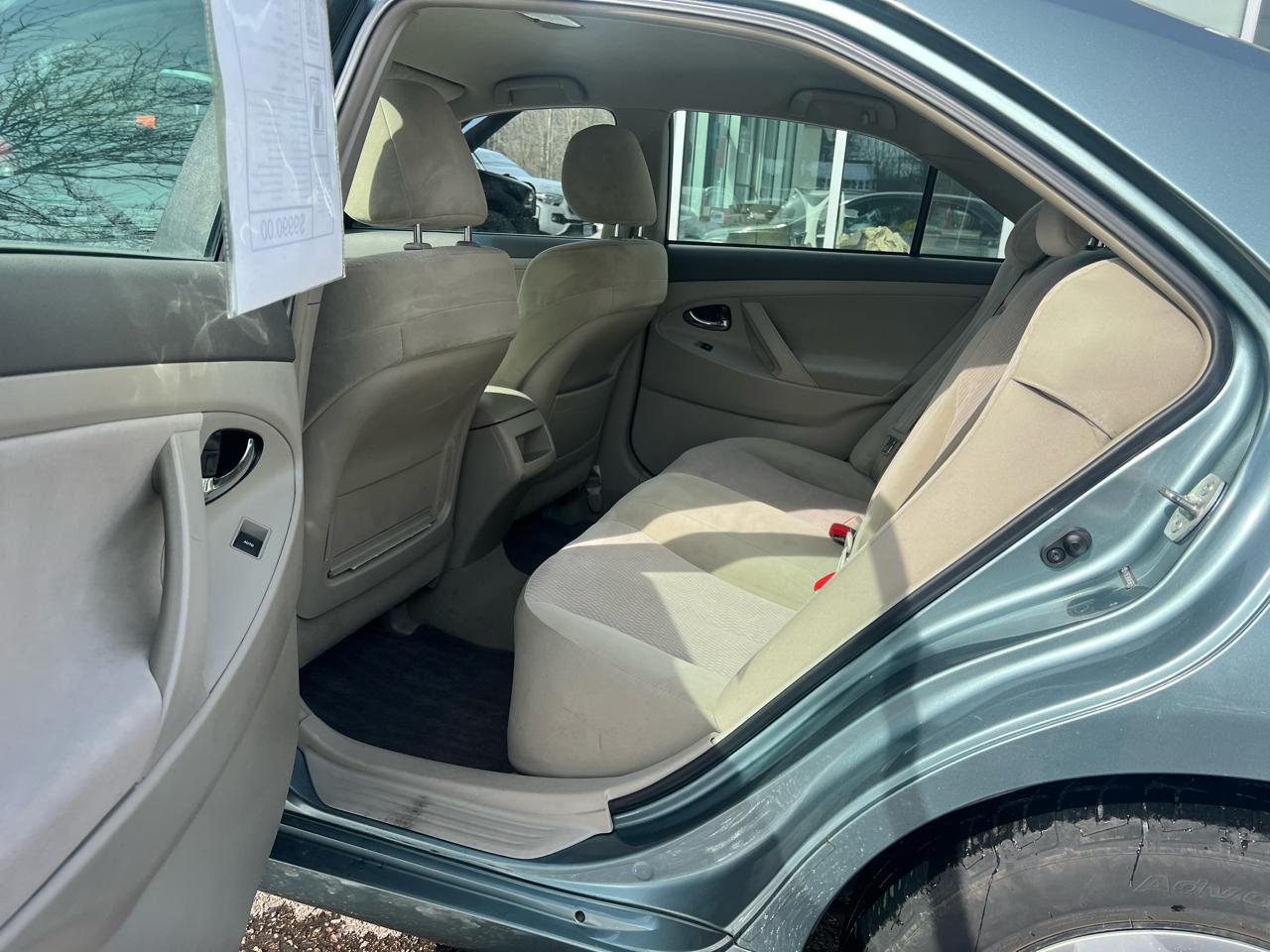 Toyota Camry Base 4D Sedan 2010