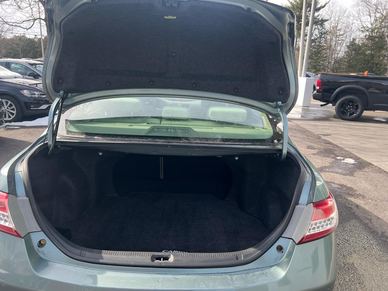 Toyota Camry Base 4D Sedan 2010