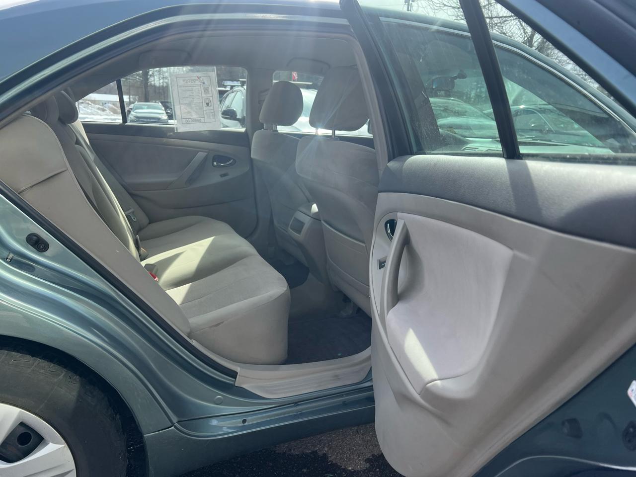 Toyota Camry Base 4D Sedan 2010