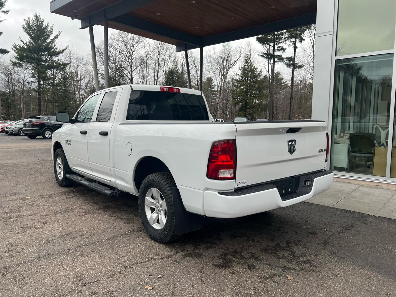 RAM 1500 Tradesman Quad Cab 4WD 2017