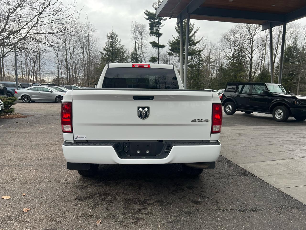 RAM 1500 Tradesman Quad Cab 4WD 2017