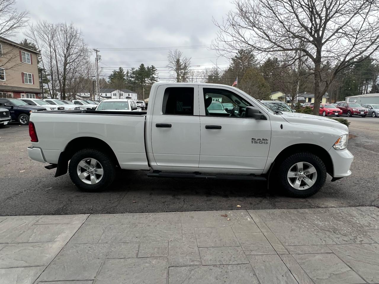 RAM 1500 Tradesman Quad Cab 4WD 2017