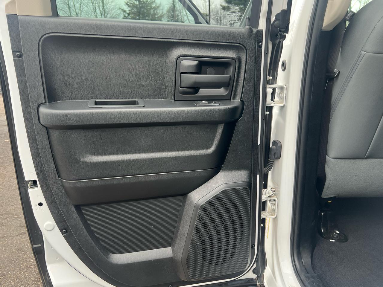 RAM 1500 Tradesman Quad Cab 4WD 2017