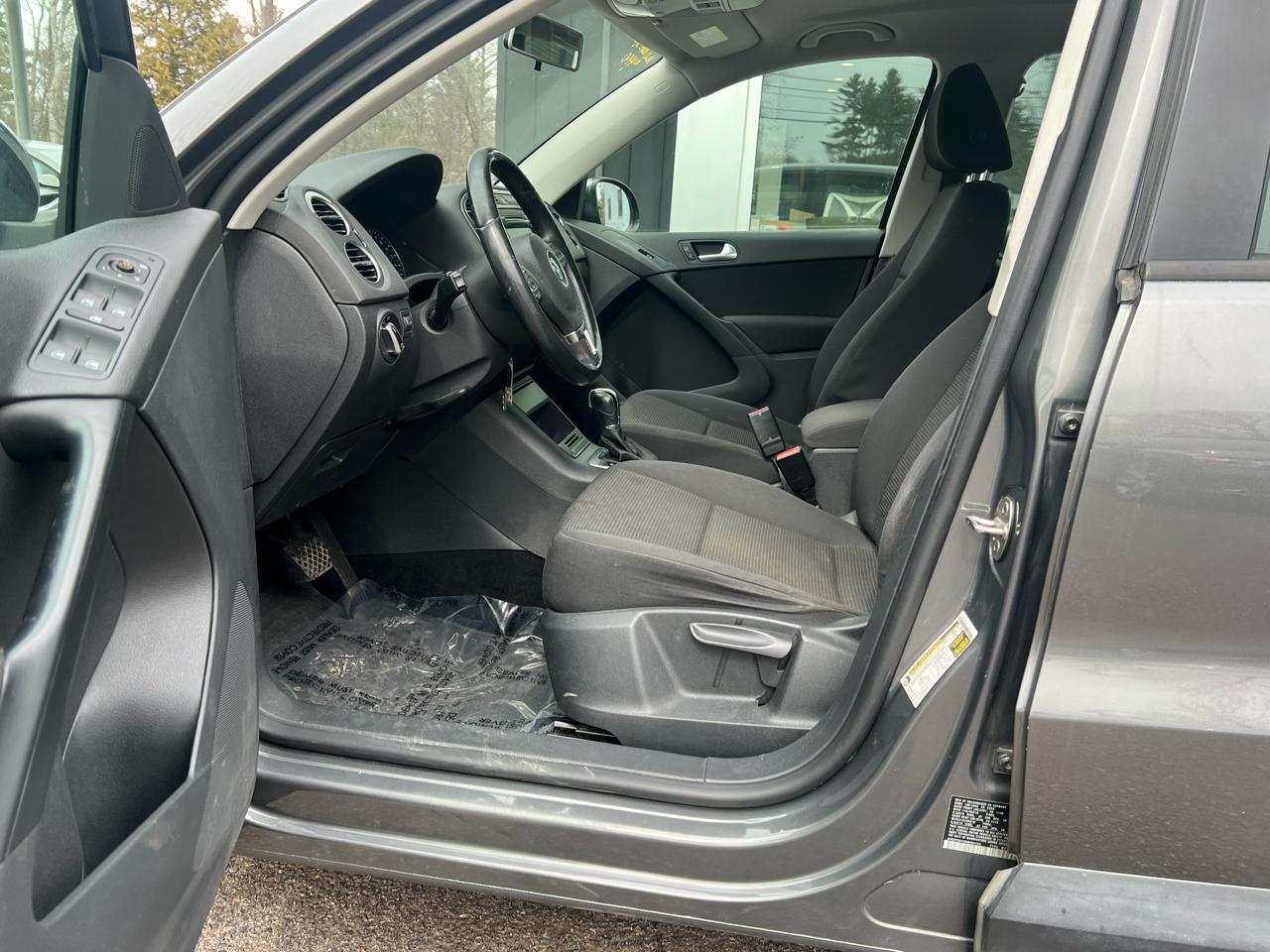 Volkswagen Tiguan S 4D SUV 4Motion 2013