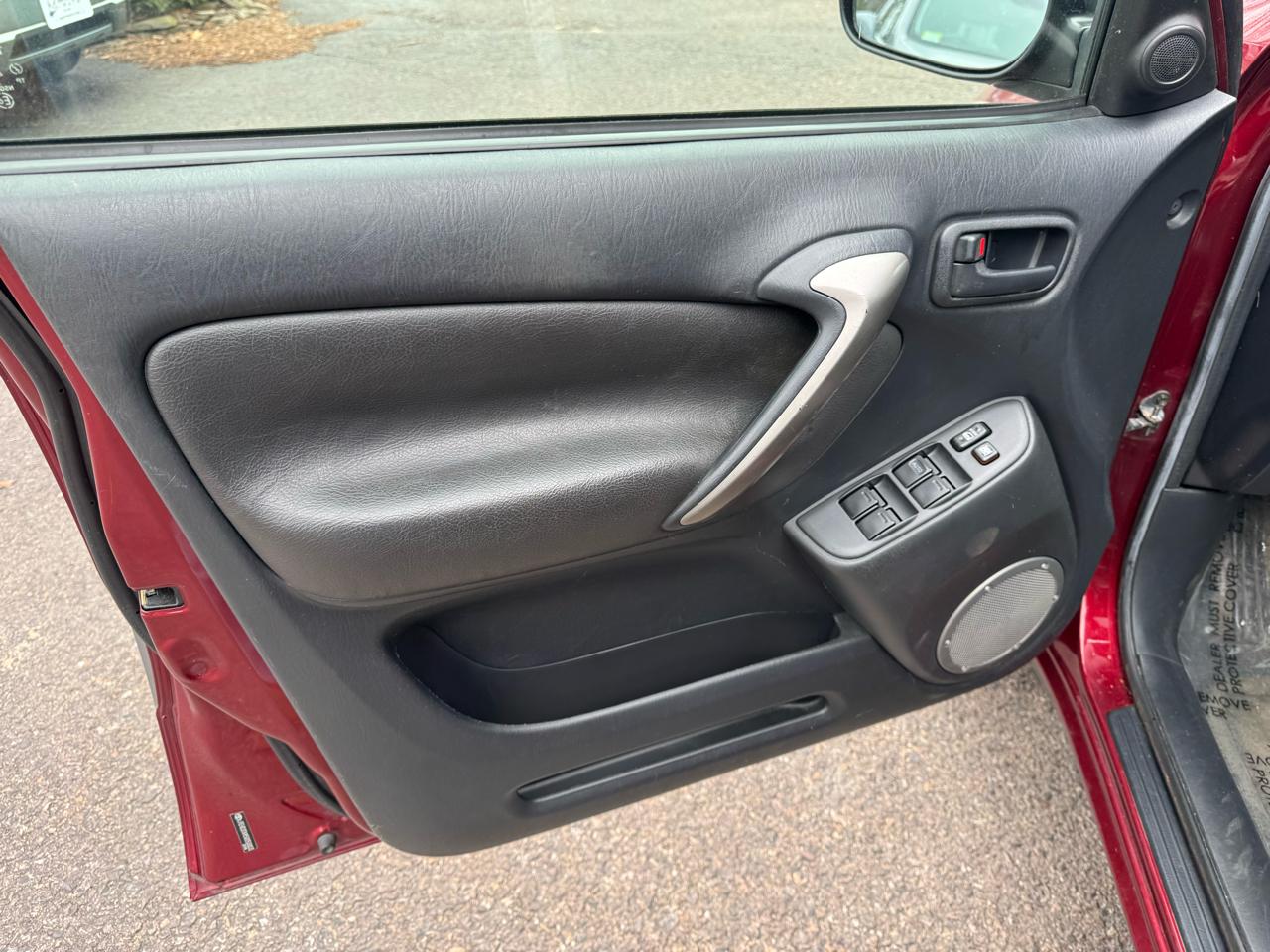 Toyota RAV4 Base 4D Hardtop 4WD 2005