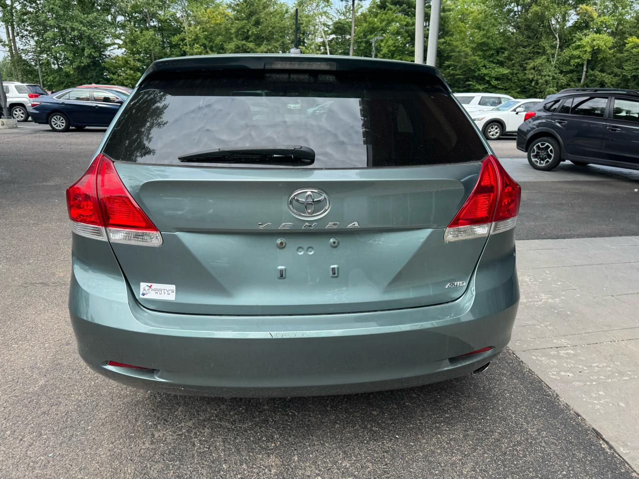 Toyota Venza 4D SUV AWD 4cyl 2011