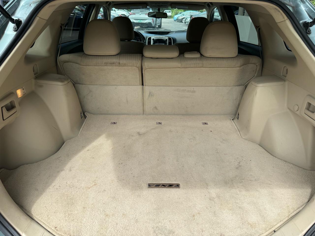 Toyota Venza 4D SUV AWD 4cyl 2011