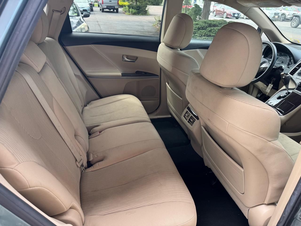 Toyota Venza 4D SUV AWD 4cyl 2011