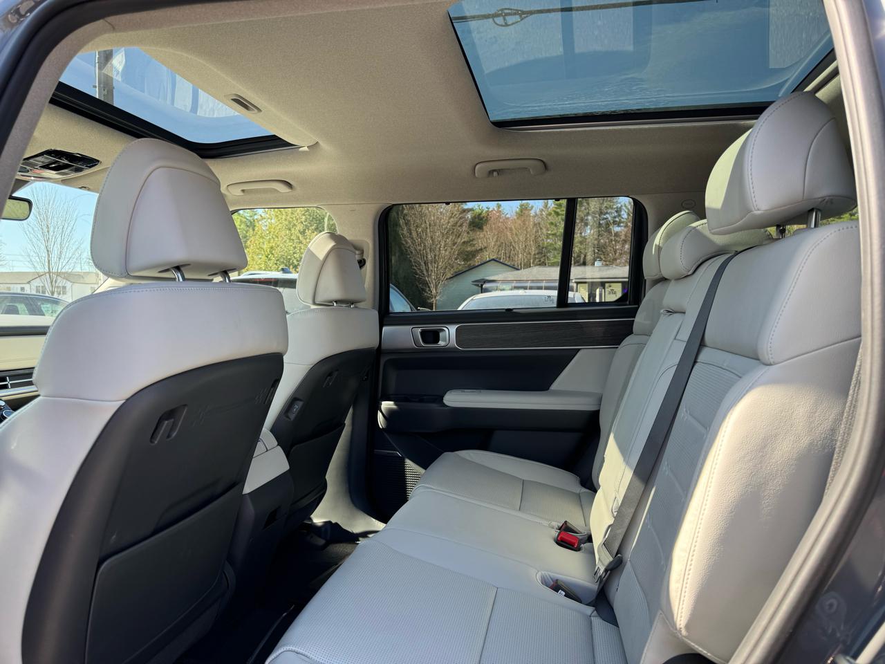 Hyundai Santa Fe Limited HEV 4D SUV FWD 2025