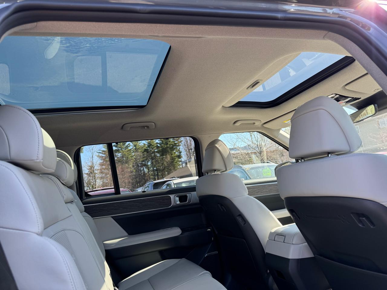 Hyundai Santa Fe Limited HEV 4D SUV FWD 2025