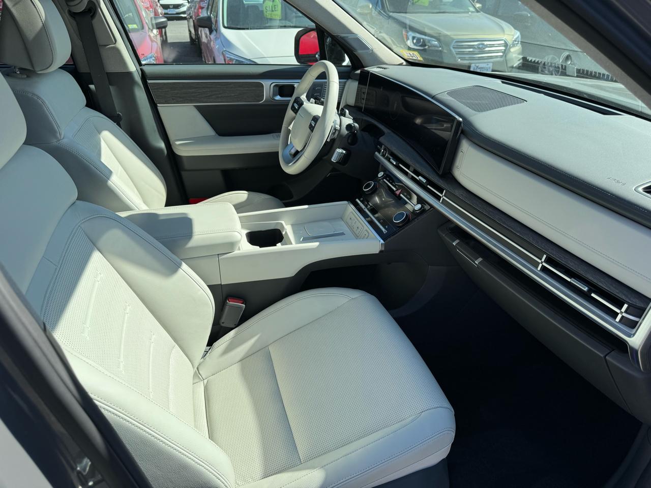 Hyundai Santa Fe Limited HEV 4D SUV FWD 2025