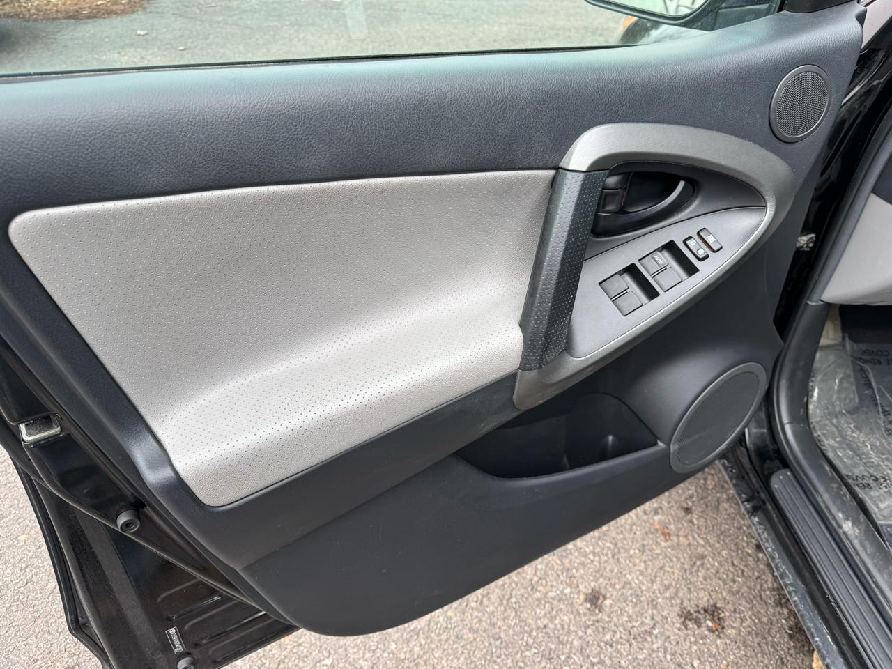 Toyota RAV4 Limited 4D Hardtop 4WD 2012