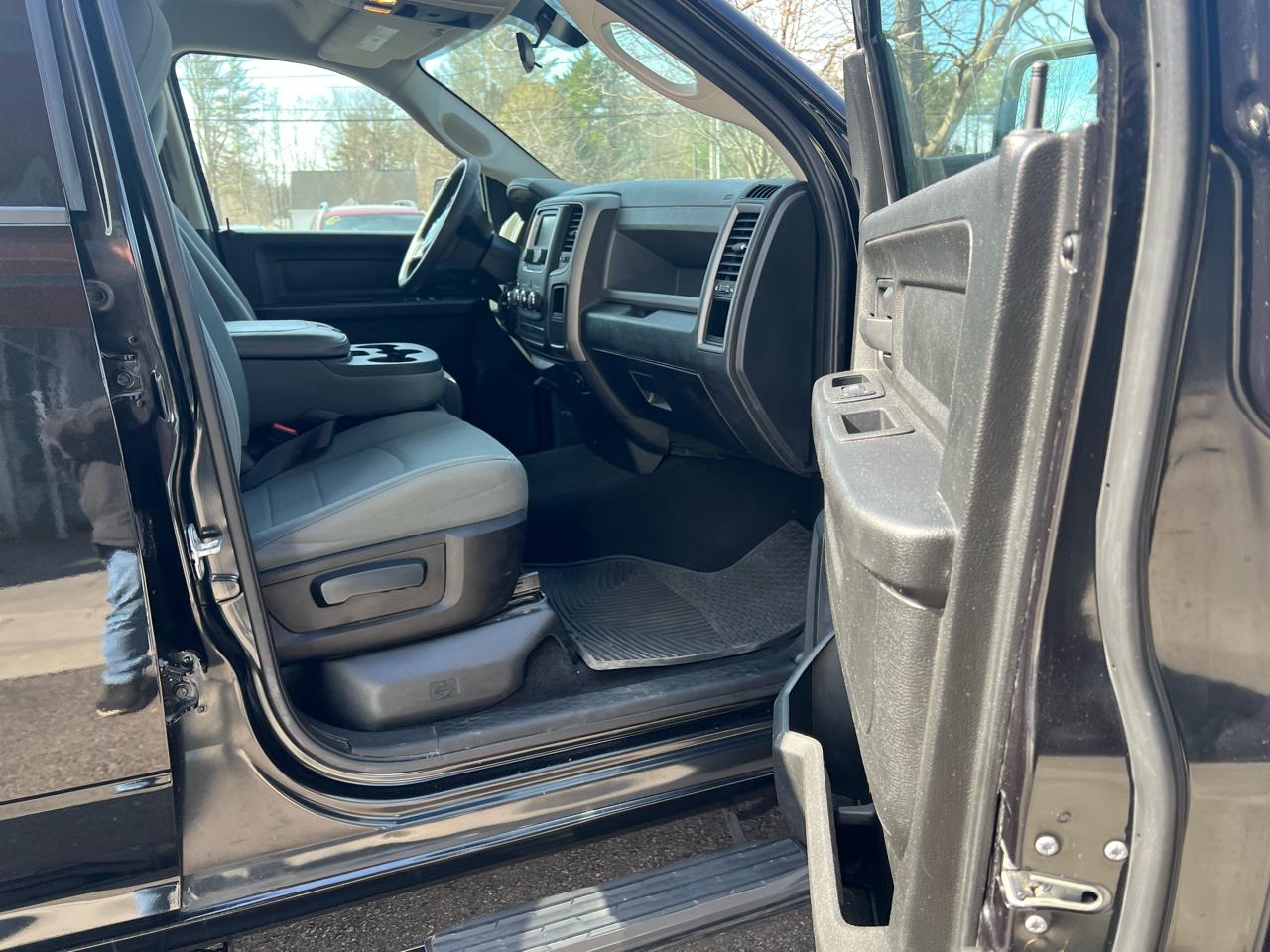 RAM 1500 DS Tradesman Quad Cab 4WD SWB 2019