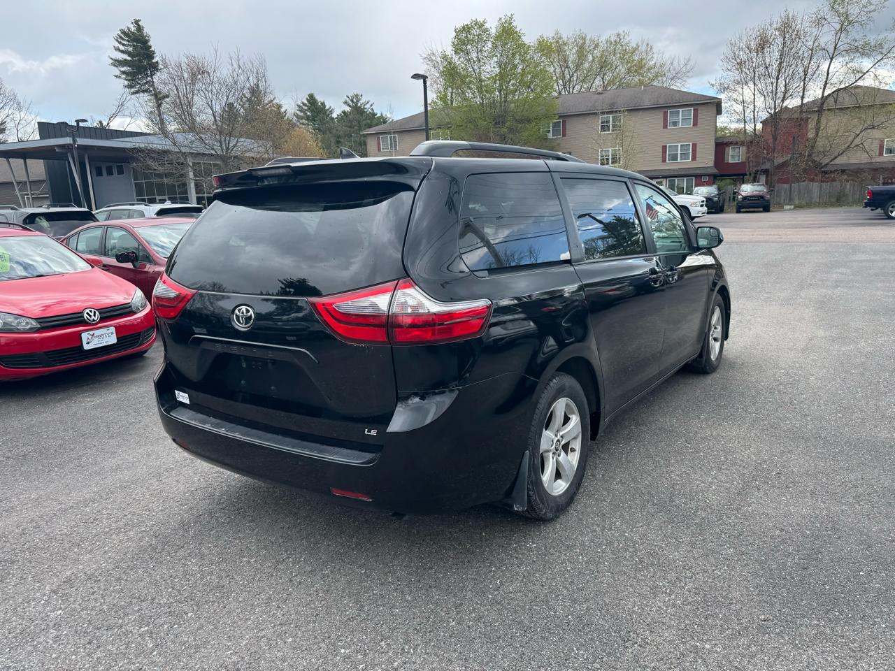 Toyota Sienna LE 5D Wagon 8 Pass 2020